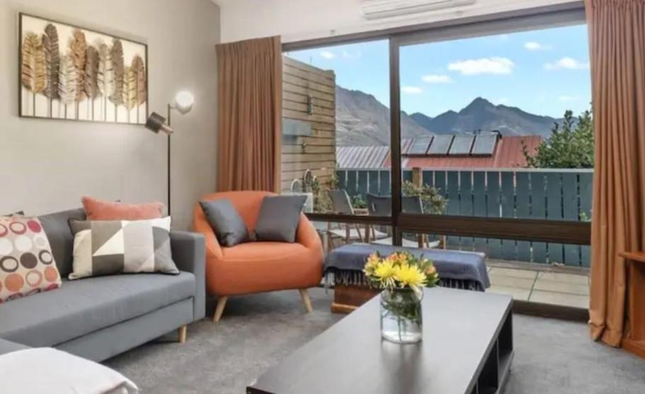 Fantastic Views, Close To Town 2 Bedroom Apartment ควีนส์ทาวน์ ภายนอก รูปภาพ