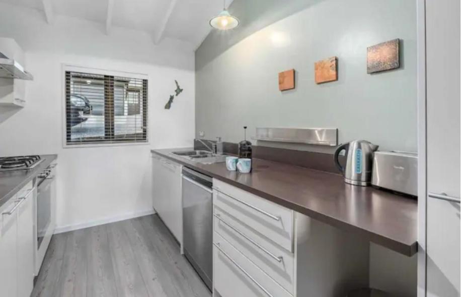 Fantastic Views, Close To Town 2 Bedroom Apartment ควีนส์ทาวน์ ภายนอก รูปภาพ